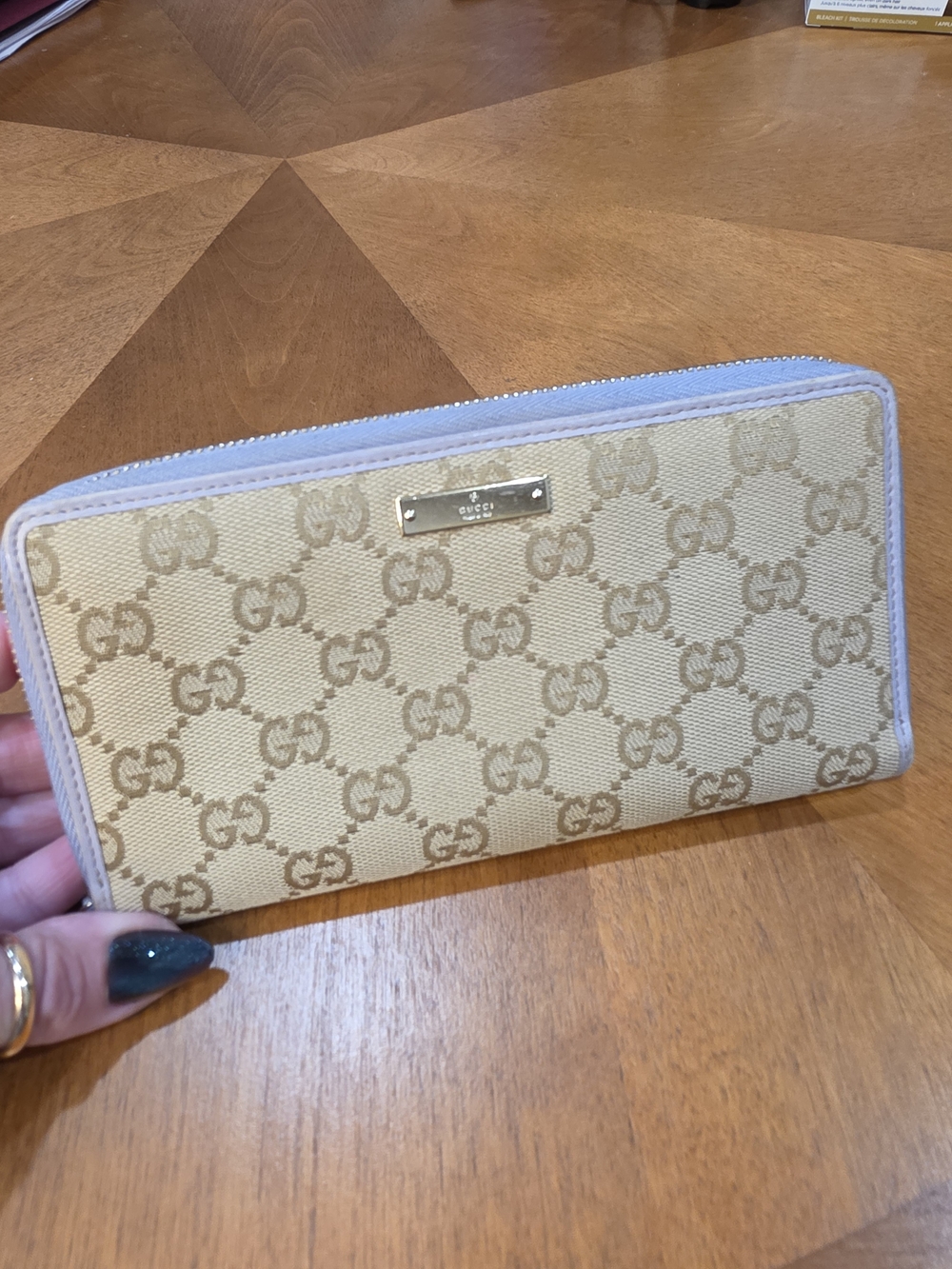 Gucci Beige & Lavender GG Supreme Zip-Around Wallet - Picture 10 of 10